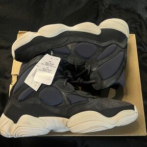 Yeezy 500 size 11